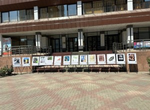 В Национальной библиотеке ЧР им. А. Айдамирова открыта мобильная выставка «Эволюция денег»